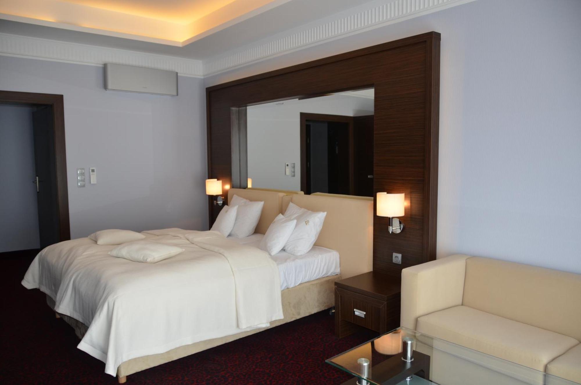 Hotel Falko 露米雅 外观 照片